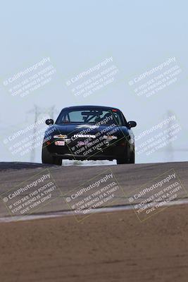 media/Oct-26-2025-CalClub SCCA (Sun) [[8ce1e69566]]/Group 5/Grapevine/